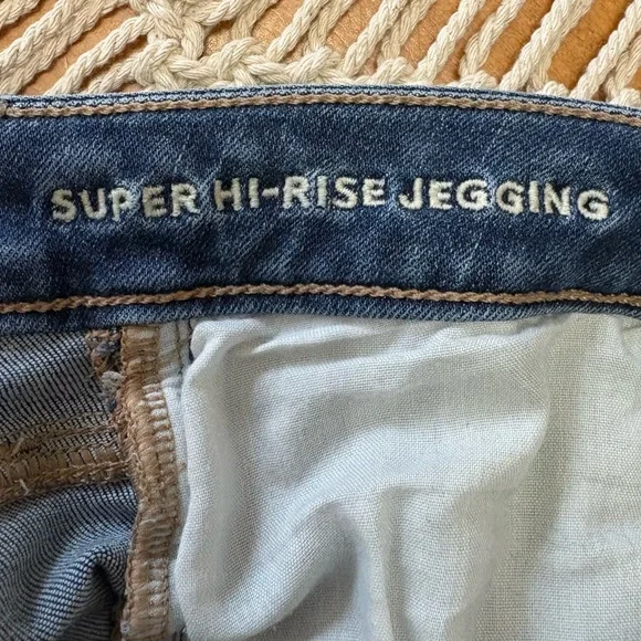 American Eagle Next Level Super Hi-Rise Jegging Size 6 - Picture 4 of 7